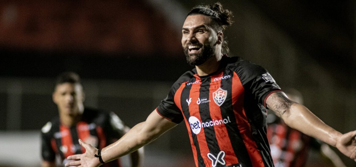 142063dentro-de-casa-vitoria-vence-o-guarani-e-ve-acesso-cada-vez-mais-proximo-3