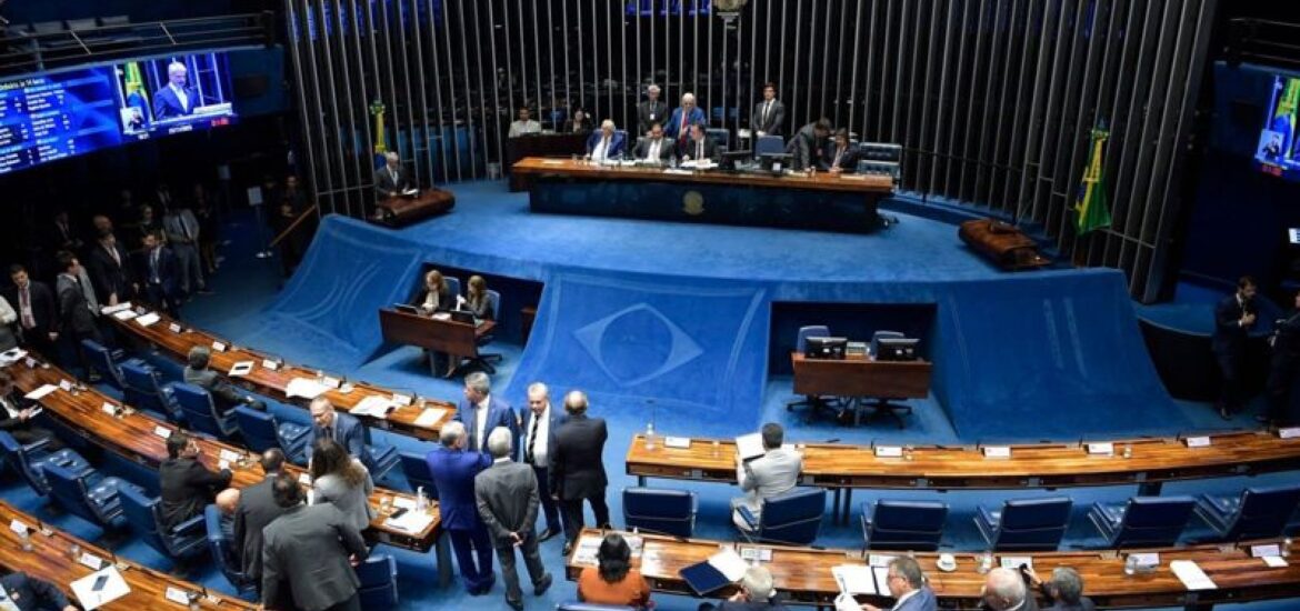 143448senado-aprova-pec-que-limita-decisoes-individuais-de-ministros-do-stf-3