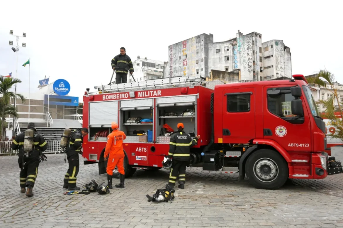 Apos-incendio-predio-da-Prefeitura-de-Salvador-seg0124807800202311071452-ScaleDownProportional