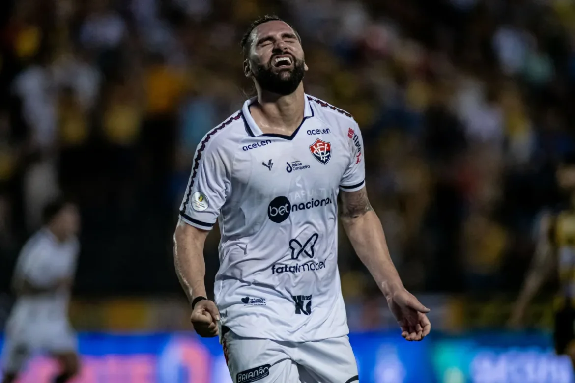 Subiu-Vitoria-vira-contra-o-Novorizontino-e-esta-d0124860100202311122101-ScaleDownProportional