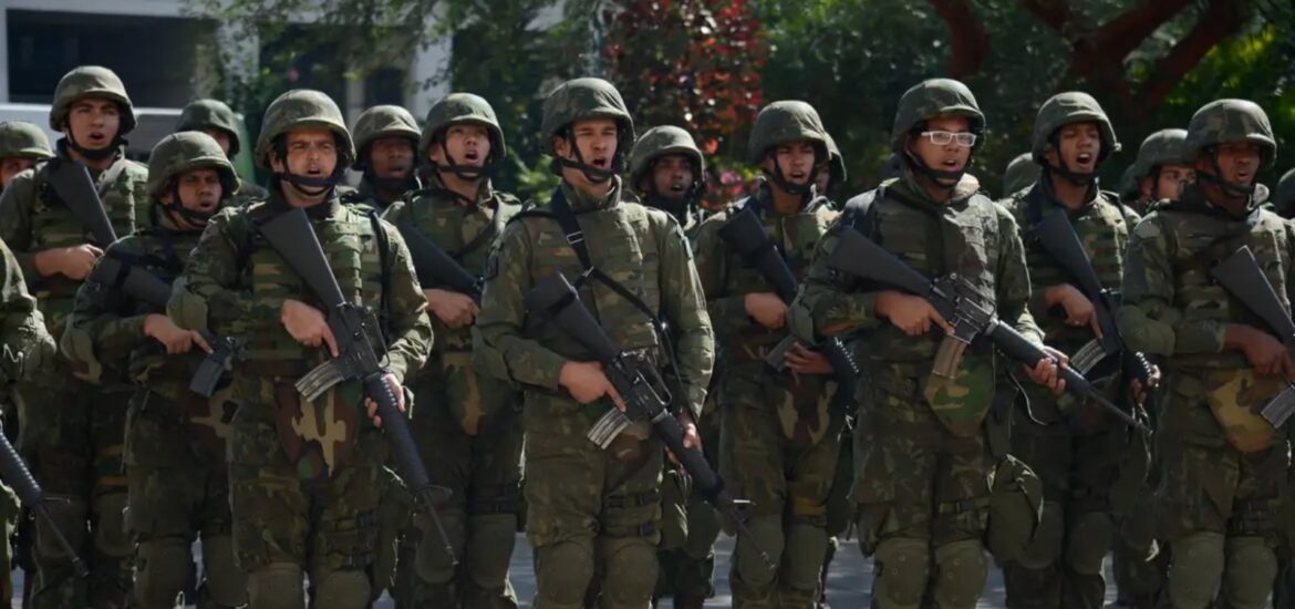 143801exercito-brasileiro-reforca-seguranca-na-fronteira-com-a-venezuela-com-130-militares-3