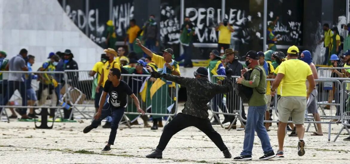 144397governo-nao-deve-conceder-indulto-natalino-aos-envolvidos-no-8-de-janeiro-3