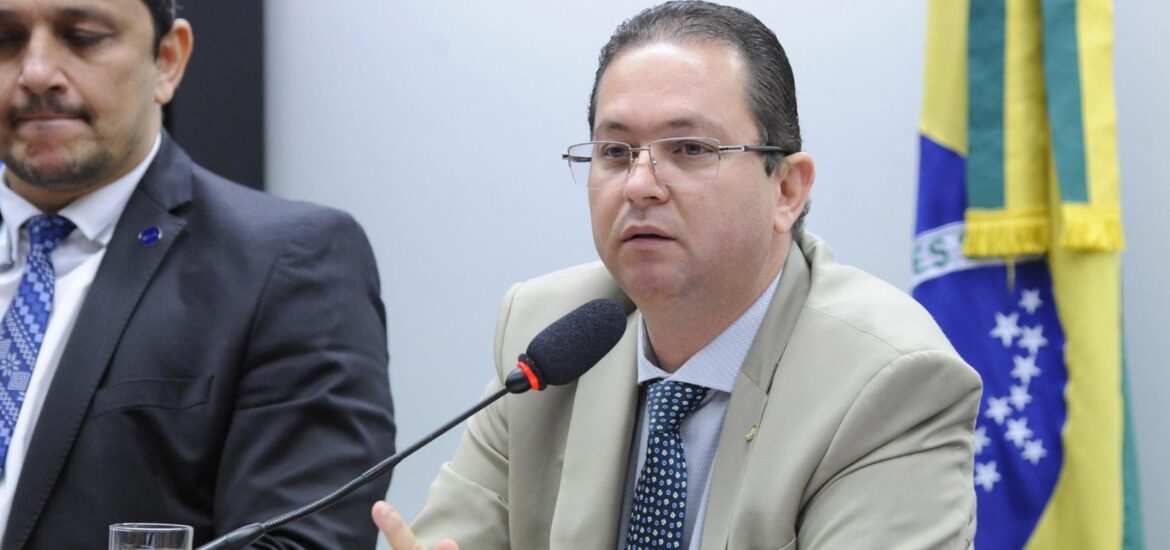76992so-saio-do-pdt-se-for-botado-para-fora-diz-deputado-alex-santana-3