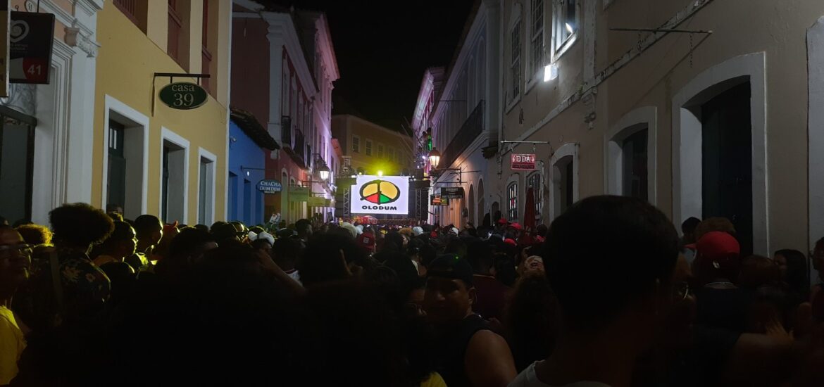 149294olodum-leva-multidao-ao-pelourinho-para-comemoracao-dos-45-anos-3
