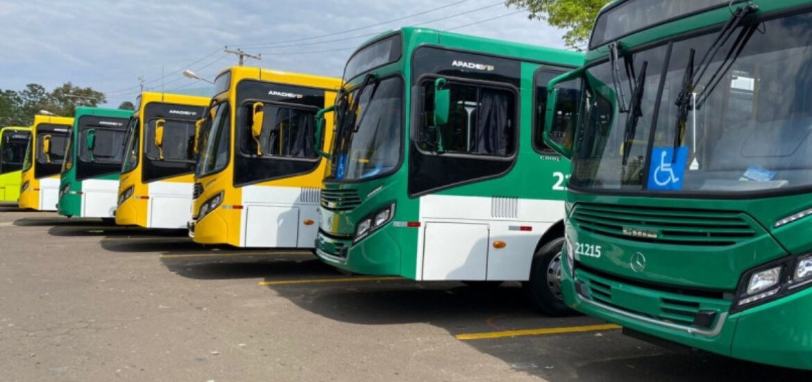 149447onibus-voltam-a-circular-com-quatro-horas-de-atraso-e-causam-transtornos-a-populacao-3