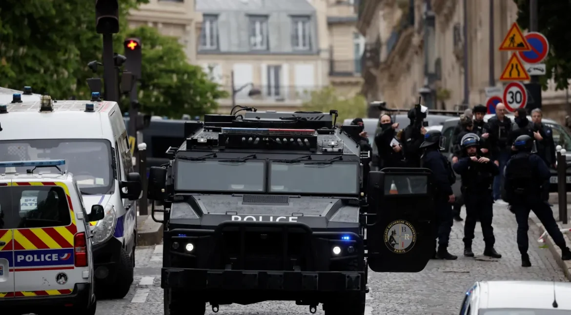 2024-04-19T122357Z_1_LYNXNPEK3I0H1_RTROPTP_4_FRANCE-SECURITY-IRAN-CONSULATE