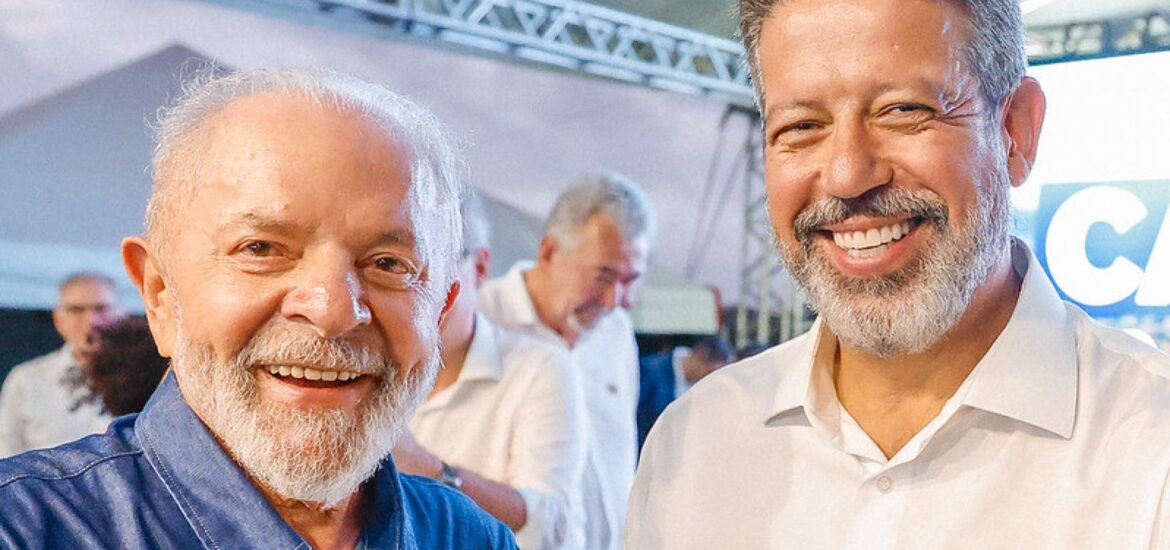 149945arthur-lira-e-vaiado-durante-evento-ao-lado-de-lula-falta-de-respeito-3