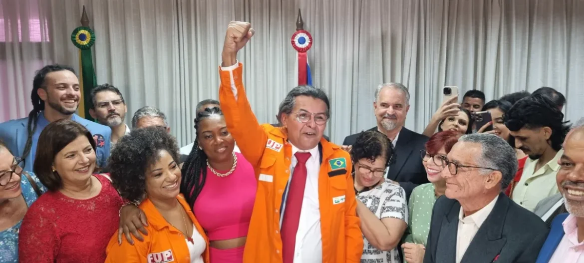 Radiovaldo-toma-posse-na-Alba-como-representante-d0128000700202407261120-ScaleDownProportional