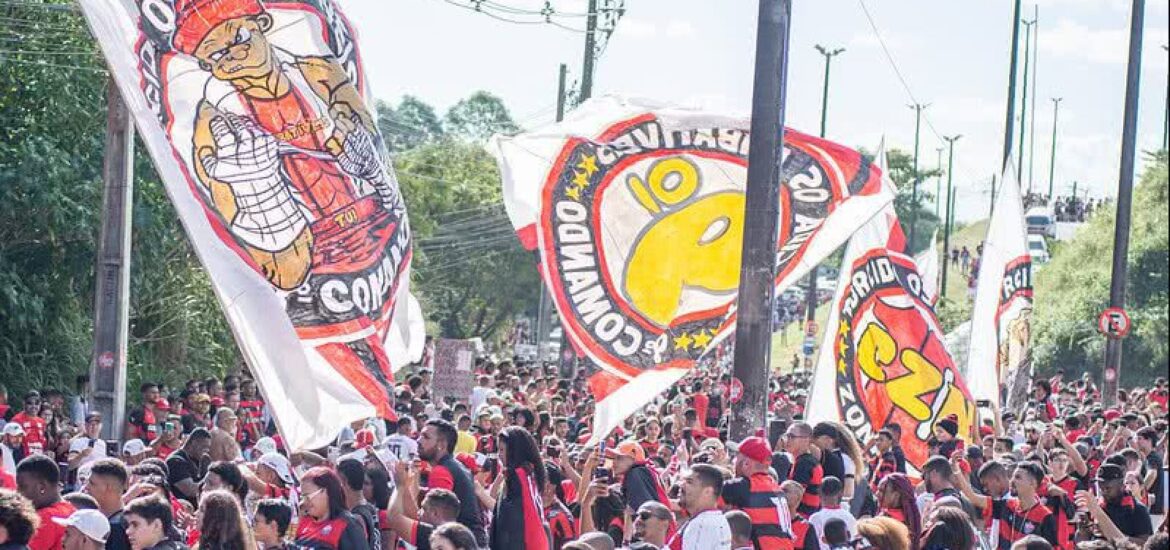 159962,torcida-organizada-do-vitoria-protesta-contra-valores-dos-ingressos-no-barradao-pelo-campeonato-baiano-3