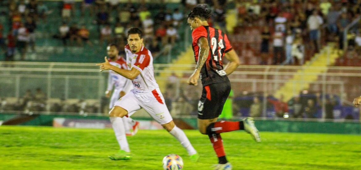 160215,vitoria-goleia-a-juazeirense-e-vence-a-primeira-no-campeonato-baiano-2025-3