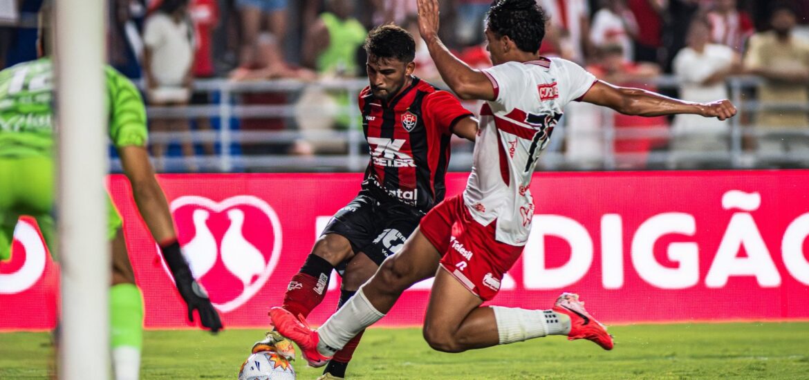 160525,em-maceio-vitoria-arranca-empate-com-o-crb-na-estreia-da-copa-do-nordeste-3