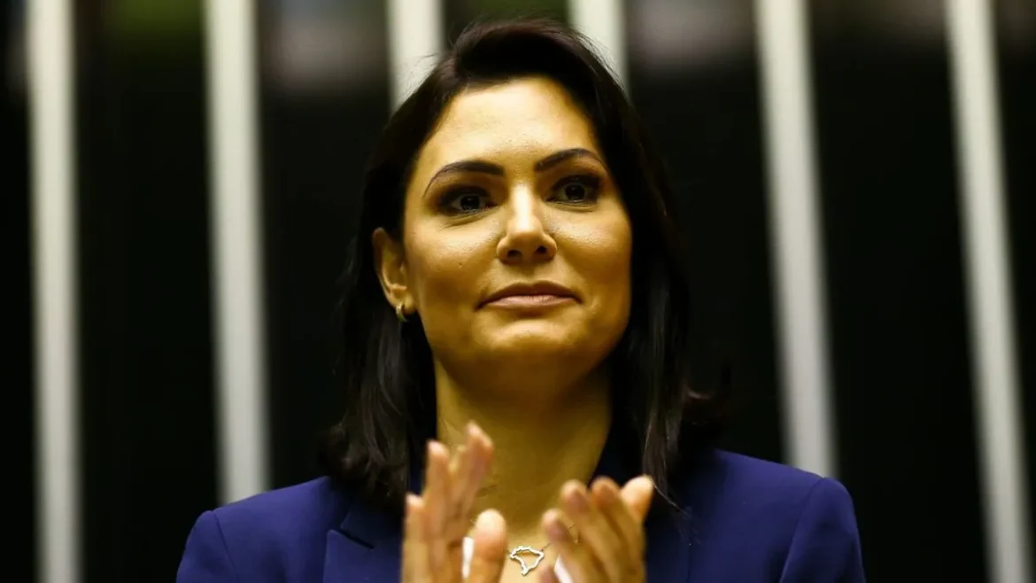Perturbacao-mental-dispara-Michelle-Bolsonaro-sobr0130808100202502211401-ScaleDownProportional