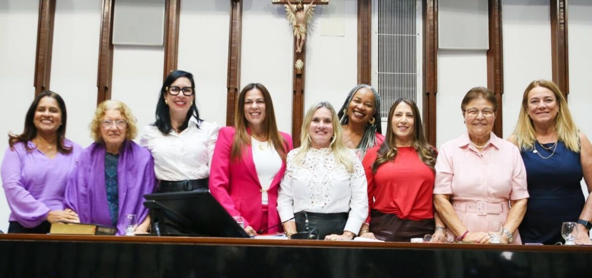 162823,alba-aprova-exclusivamente-projetos-de-lei-de-autoria-da-bancada-feminina-3