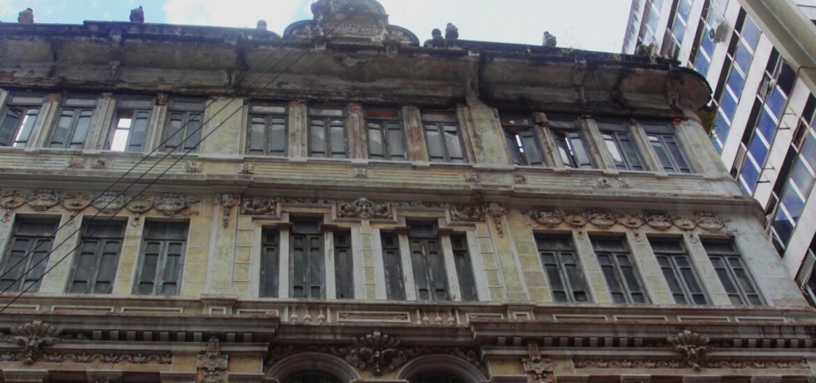 163113,predio-tombado-pelo-iphan-corre-risco-de-queda-e-rua-e-interditada-em-salvador-3