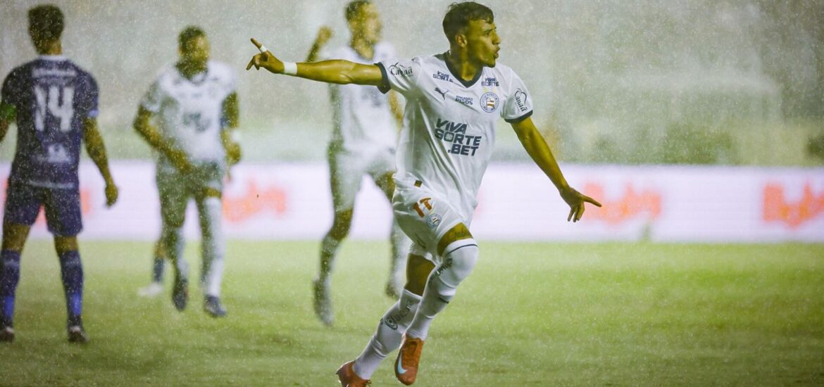 169678,bahia-goleia-o-confianca-e-coloca-uma-mao-na-taca-da-copa-do-nordeste-3