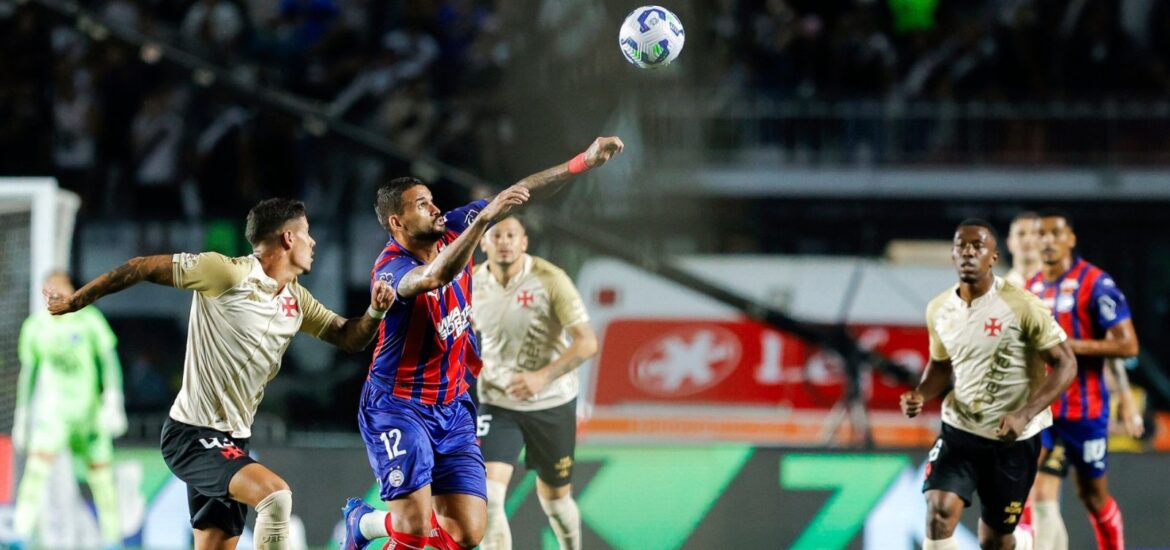 170674,bahia-se-complica-com-expulsao-de-jean-lucas-e-perde-de-virada-para-o-vasco-3